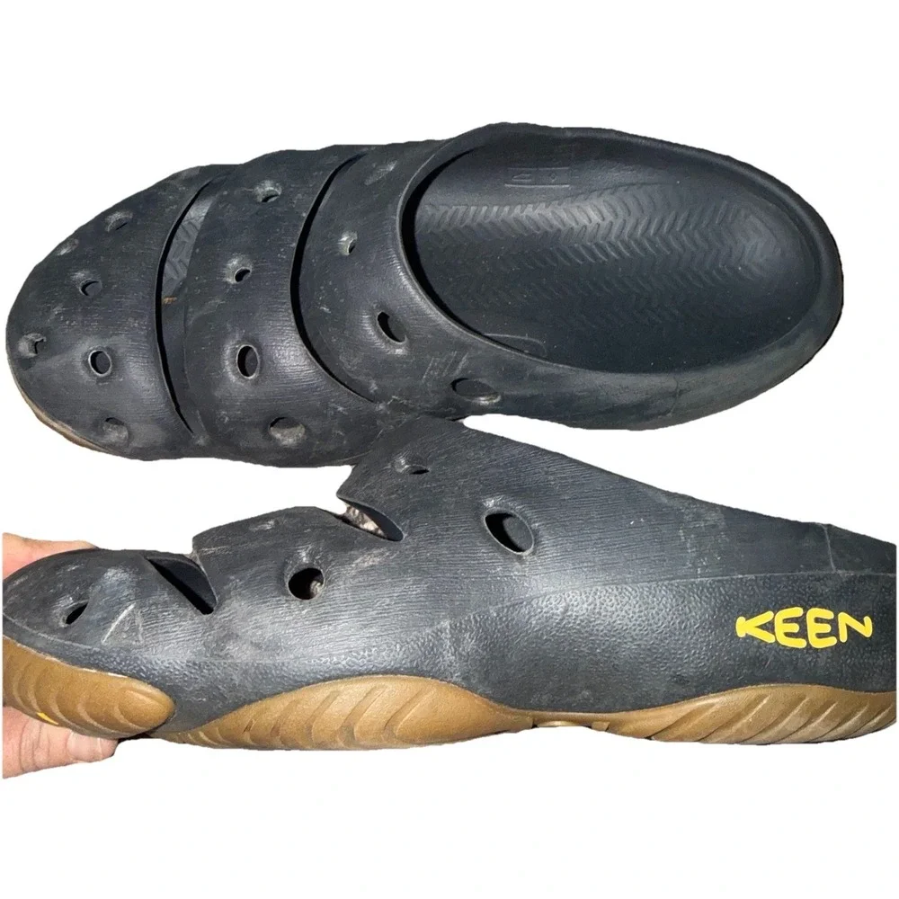 Men's Keen Yogui Arts slip-on EVA Clog Gray Size 12 Rubber Camping Hiking